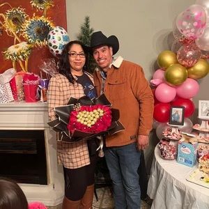 Meet your Posher, Ana